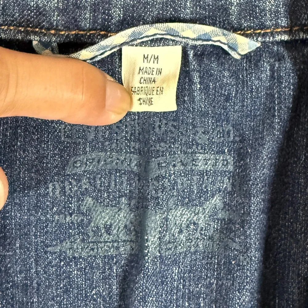 Y2K Levis Denim Trucker Jean Jacket Dark Wash Blue Red Tab Size Medium #3597